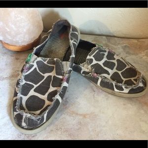 Sanuk giraffe shoes